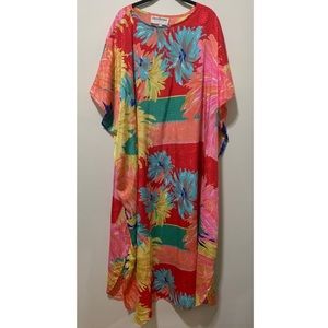 Gorgeous vintage lounge dress. Very colorful!